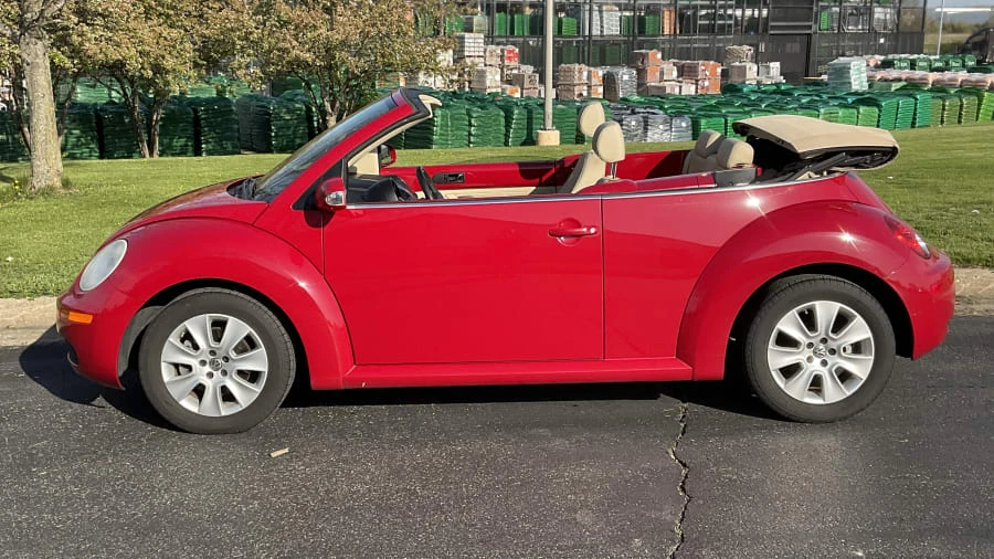 2010 Volkswagen New Beetle - Image 2 of 14