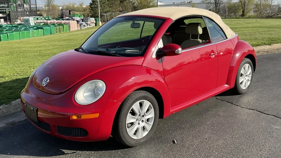 2010 Volkswagen New Beetle - Image 4 of 14