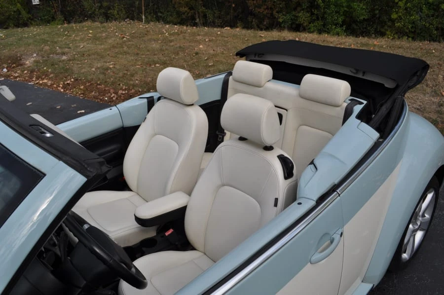 2010 Volkswagen New Beetle - Image 5 of 10