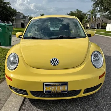 2010 Volkswagen Beetle Hatchback 2D