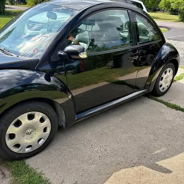 2010 Volkswagen Beetle Hatchback 2D