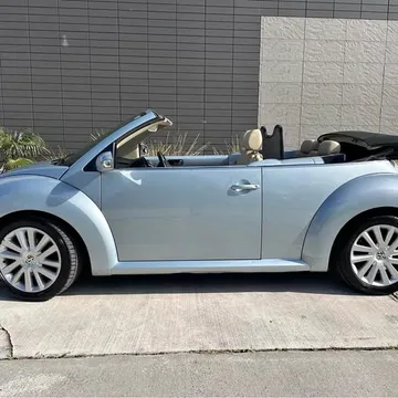 2010 Volkswagen New Beetle Convertible