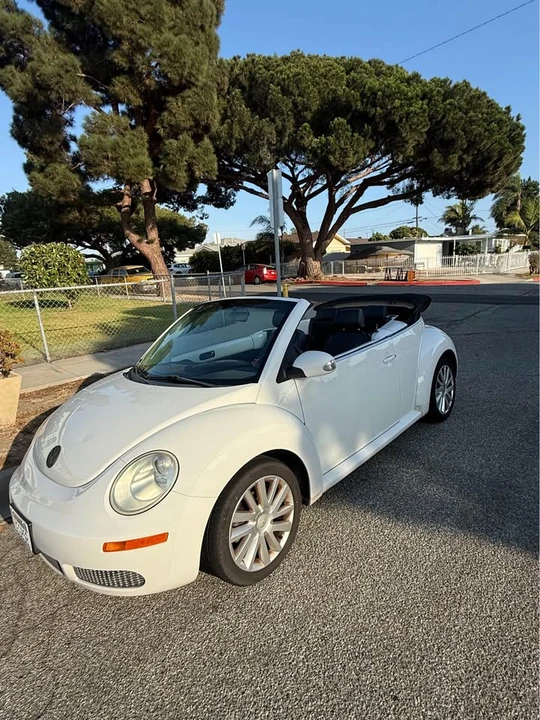 2010 Volkswagen New Beetle - Image 7 of 15