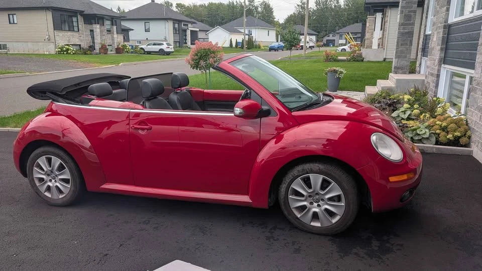 2010 Volkswagen New Beetle - Image 5 of 9