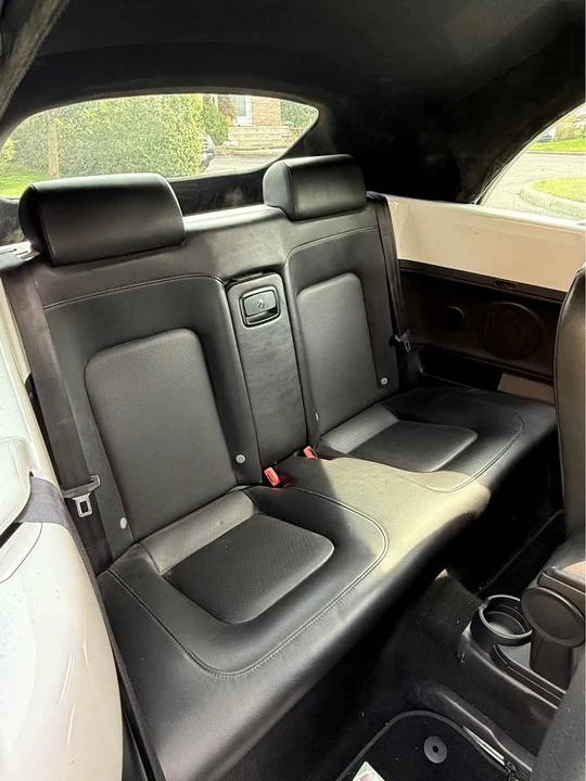 2010 Volkswagen New Beetle - Image 7 of 8