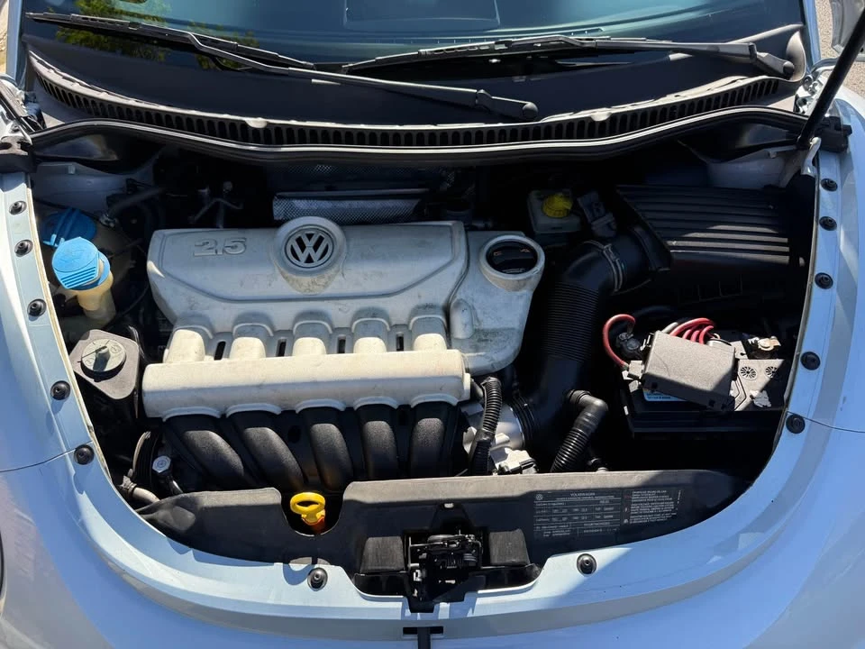 2010 Volkswagen New Beetle - Image 7 of 10