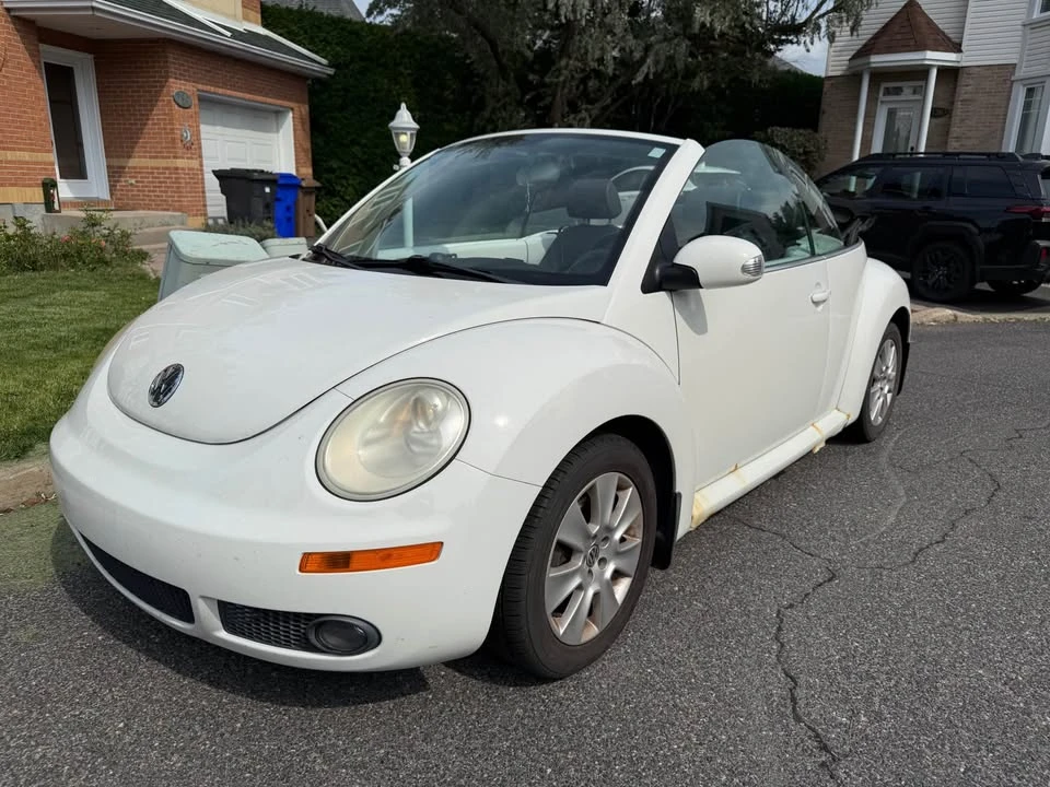 2010 Volkswagen New Beetle - Image 4 of 8