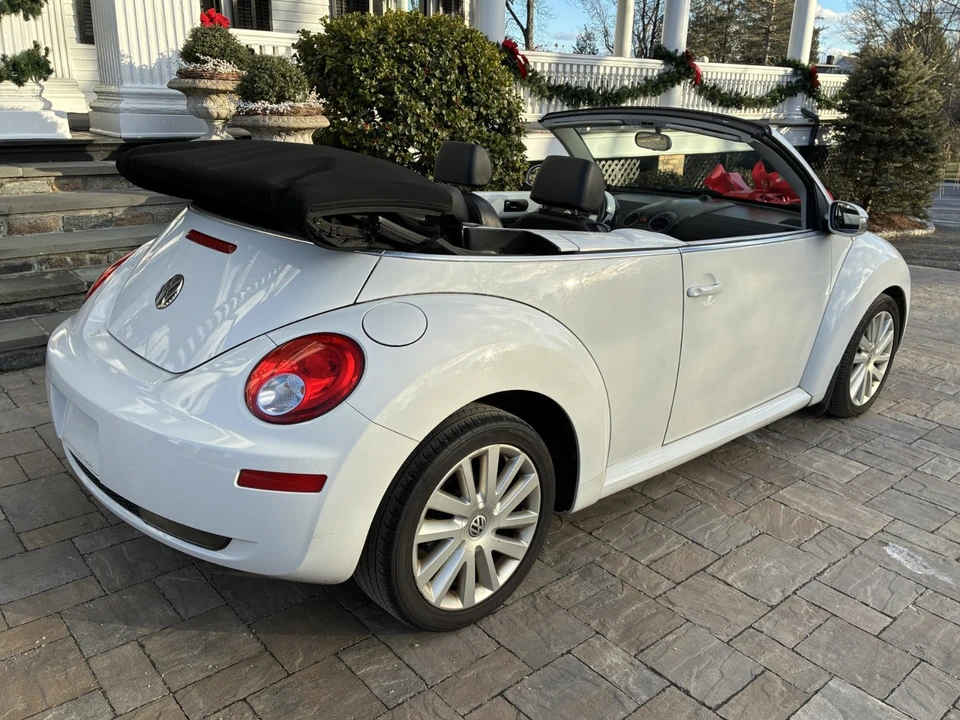 2010 Volkswagen New Beetle - Image 3 of 14