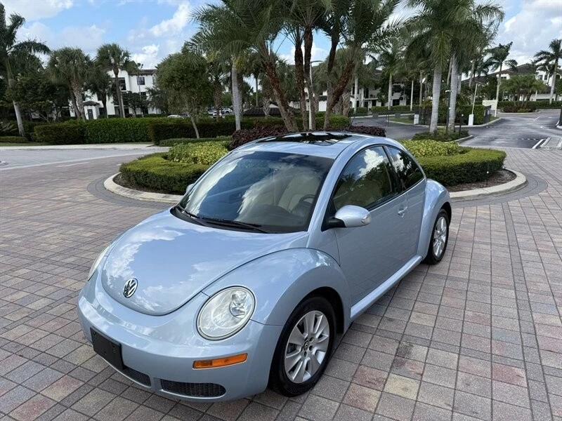 2010 Volkswagen New Beetle - Image 3 of 21