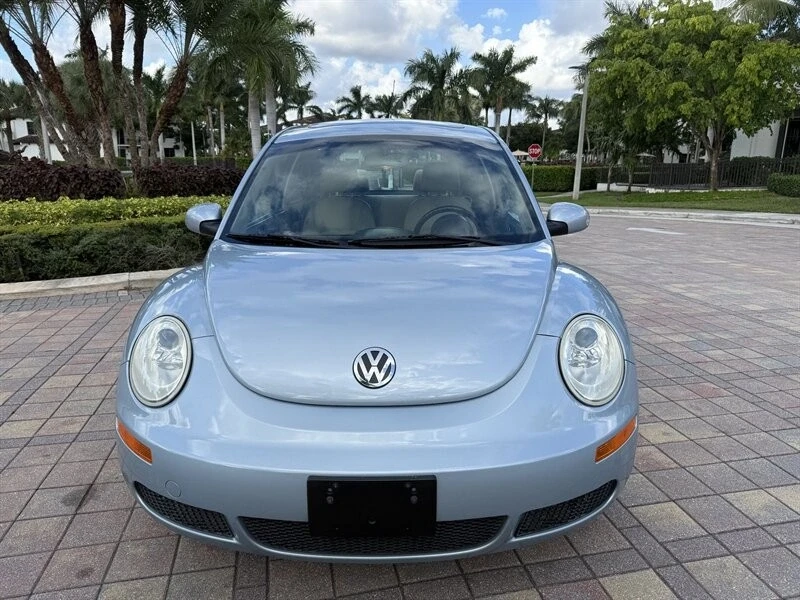 2010 Volkswagen New Beetle - Image 10 of 21