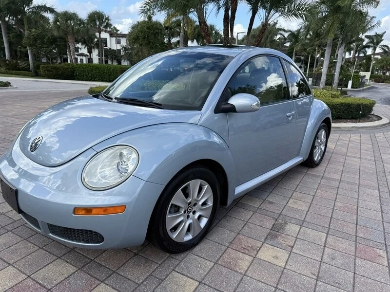 2010 Volkswagen New Beetle - Image 4 of 21