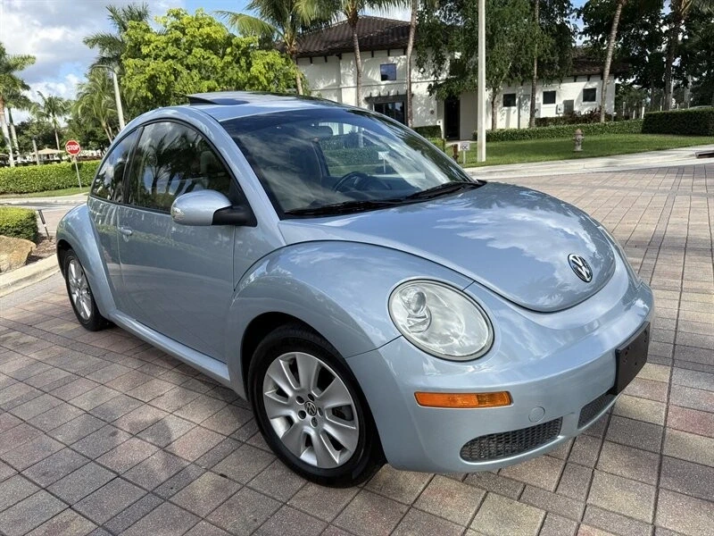 2010 Volkswagen New Beetle - Image 13 of 21