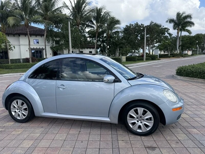 2010 Volkswagen New Beetle - Image 7 of 21