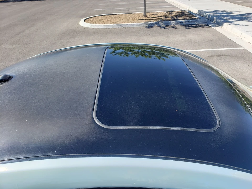 2010 Volkswagen New Beetle - Image 18 of 21