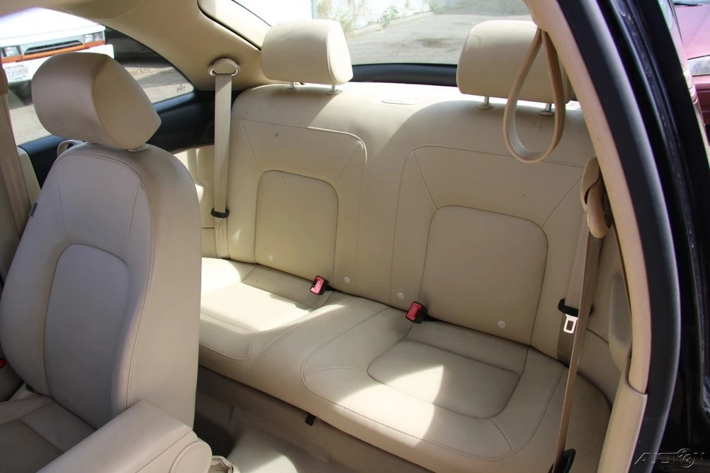 2010 Volkswagen New Beetle - Image 20 of 21