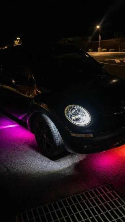 2010 Volkswagen New Beetle - Image 3 of 15