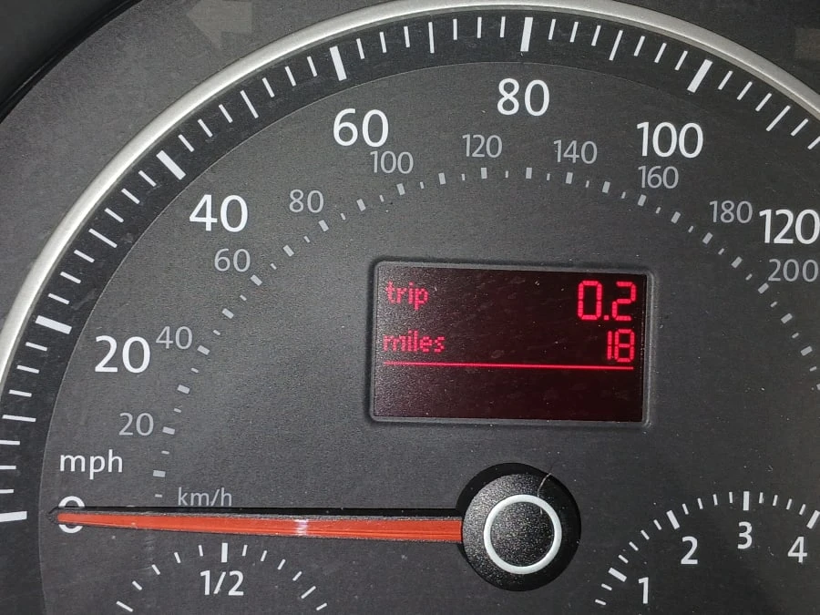 2010 Volkswagen New Beetle - Image 9 of 10