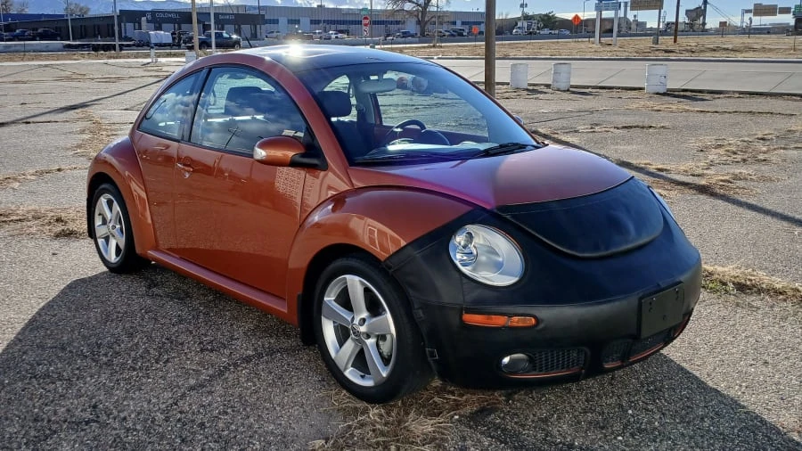 2010 Volkswagen New Beetle - Image 4 of 10