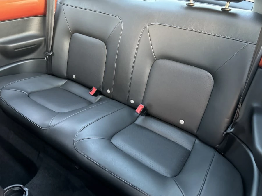 2010 Volkswagen New Beetle - Image 10 of 13