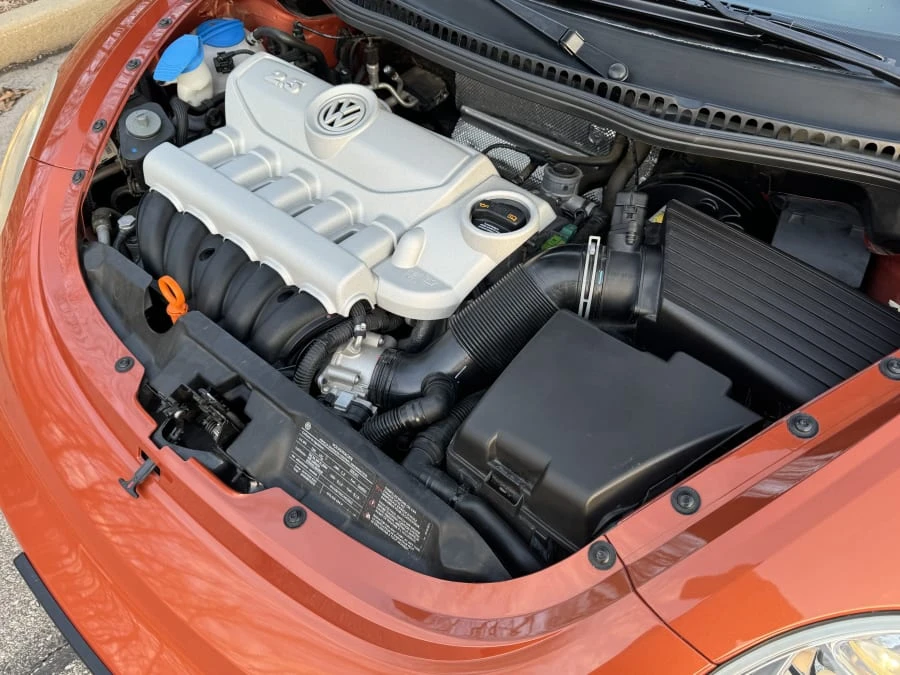 2010 Volkswagen New Beetle - Image 12 of 13