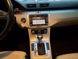 2010 Volkswagen CC - Image 5 of 17