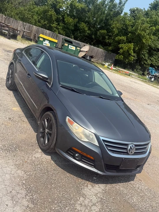 2010 Volkswagen CC - Image 2 of 10