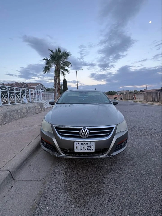 2010 Volkswagen CC - Image 2 of 11