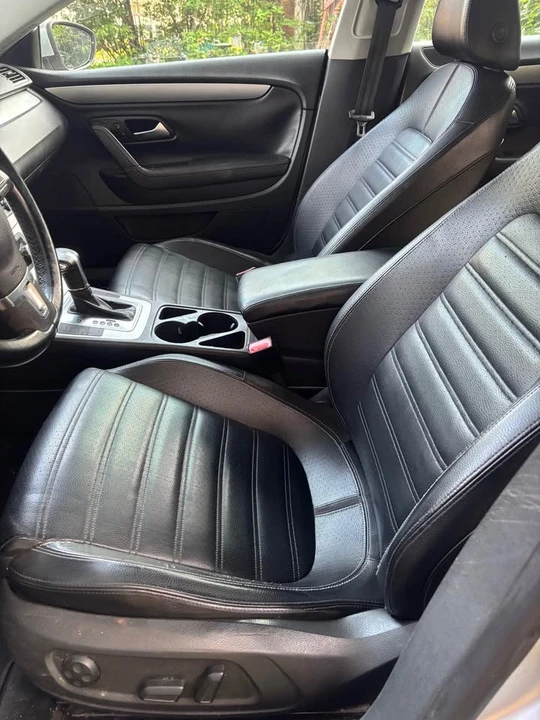 2010 Volkswagen CC - Image 8 of 9