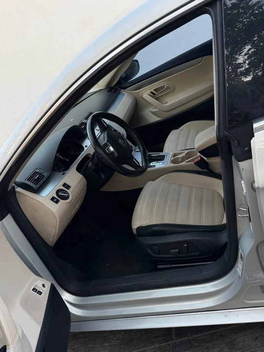 2010 Volkswagen CC - Image 7 of 9
