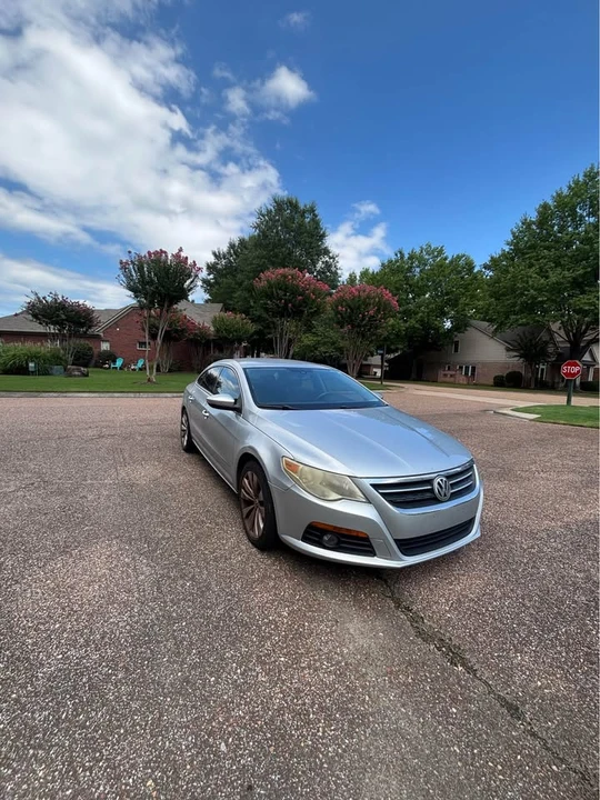 2010 Volkswagen CC - Image 2 of 9