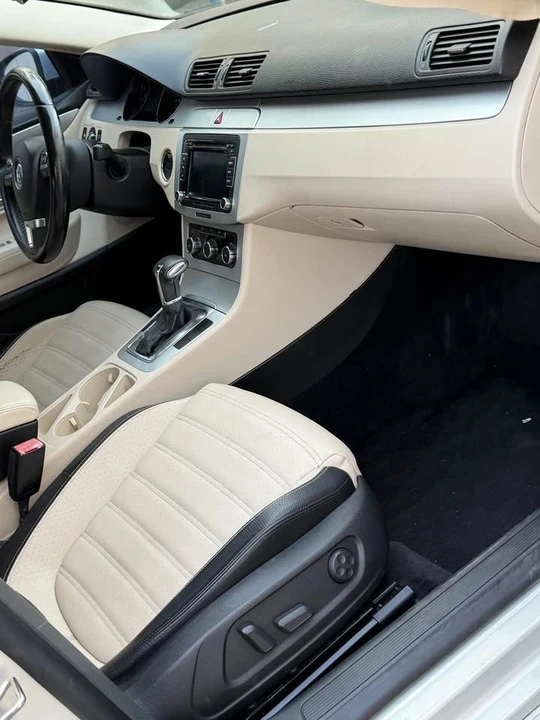 2010 Volkswagen CC - Image 8 of 9