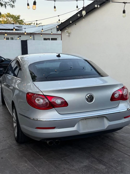 2010 Volkswagen CC - Image 2 of 9