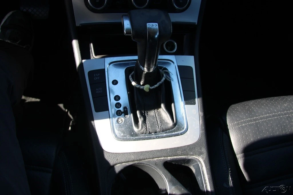 2010 Volkswagen CC - Image 17 of 21