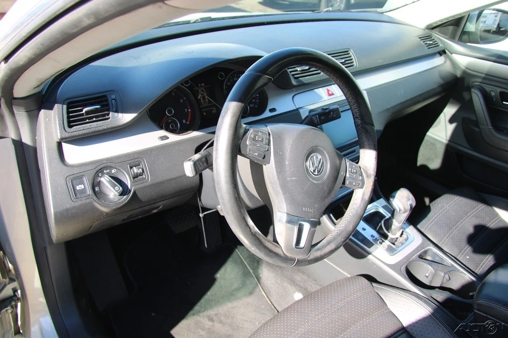 2010 Volkswagen CC - Image 13 of 21