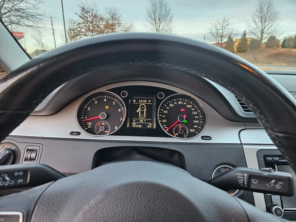2010 Volkswagen CC - Image 11 of 20