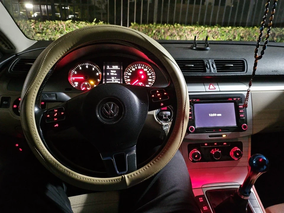 2010 Volkswagen CC - Image 5 of 9
