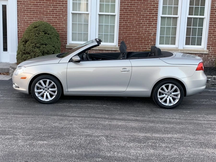 2010 Volkswagen Eos - Image 2 of 7