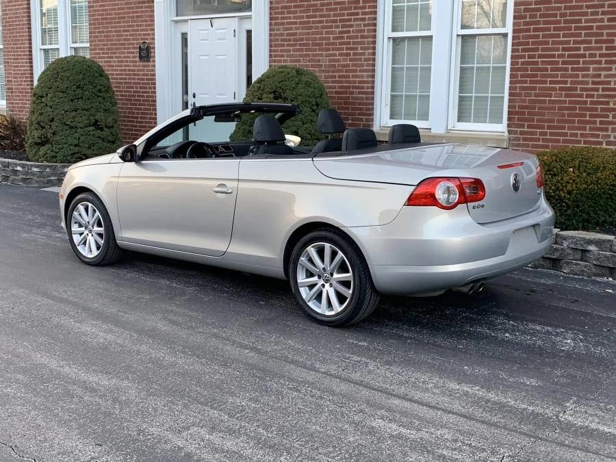 2010 Volkswagen Eos - Image 3 of 7