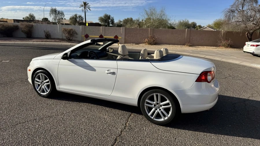 2010 Volkswagen Eos - Image 4 of 9