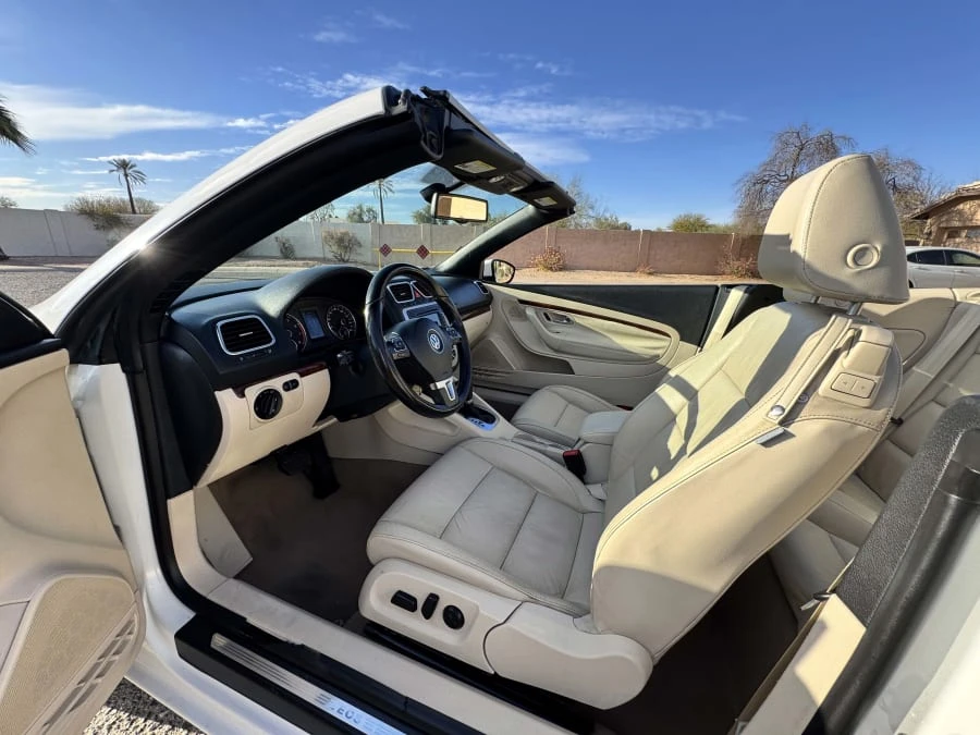 2010 Volkswagen Eos - Image 6 of 9