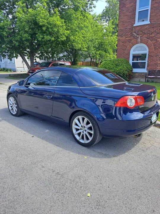 2010 Volkswagen Eos - Image 2 of 6