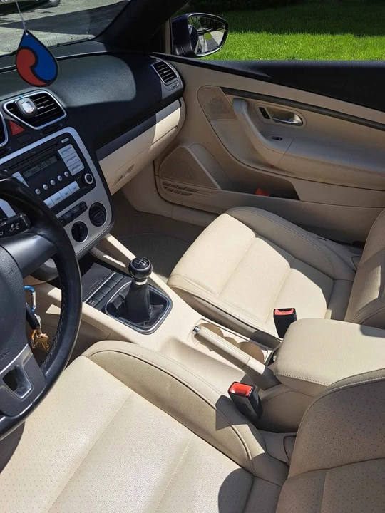 2010 Volkswagen Eos - Image 4 of 6