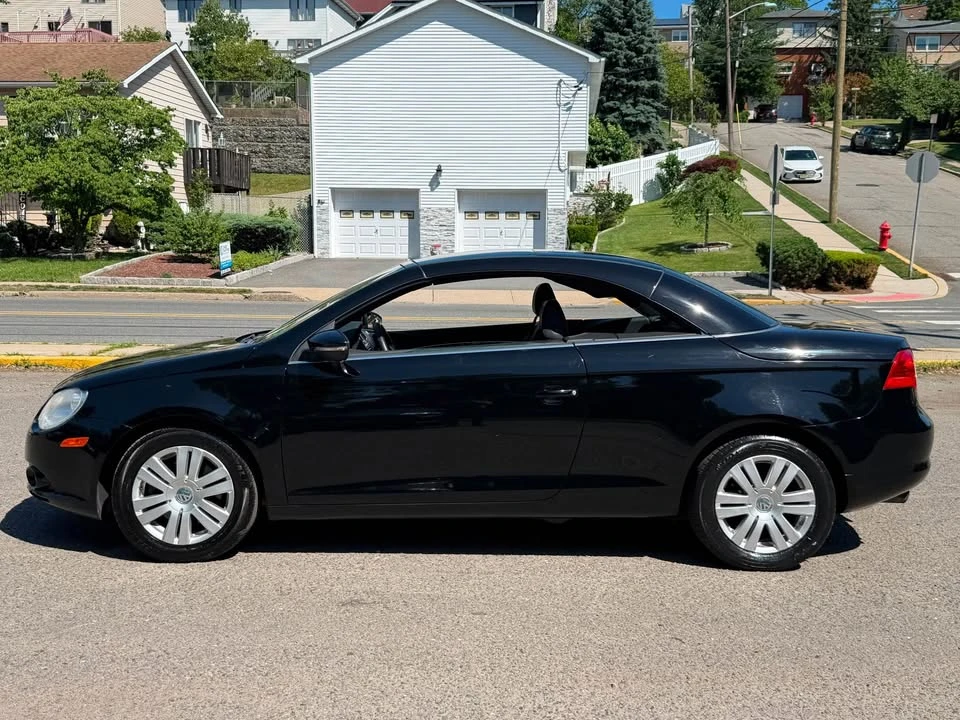 2010 Volkswagen Eos - Image 8 of 13
