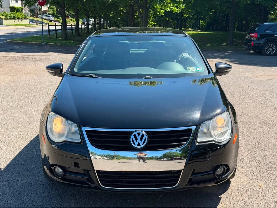 2010 Volkswagen Eos - Image 2 of 13