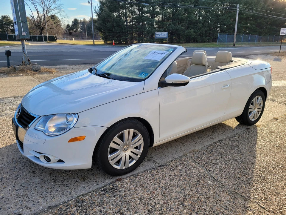 2010 Volkswagen Eos - Image 2 of 21