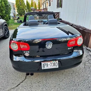 2010 Volkswagen Eos Komfort Hard Top Convertible 2D