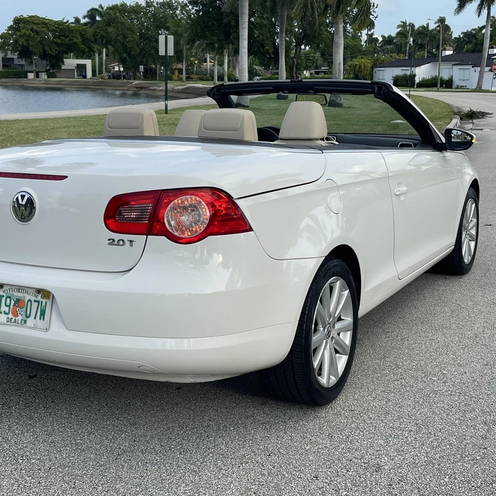 2010 Volkswagen Eos - Image 11 of 12