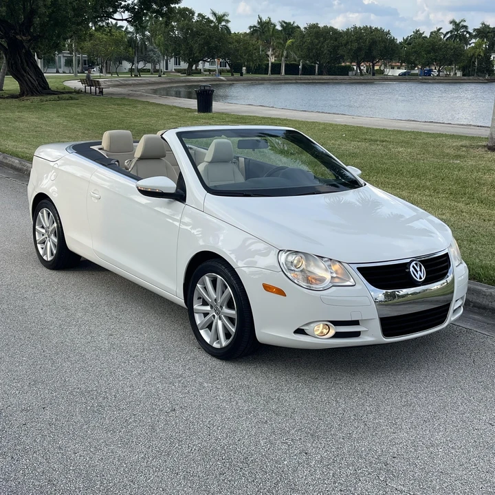 2010 Volkswagen Eos - Image 2 of 12