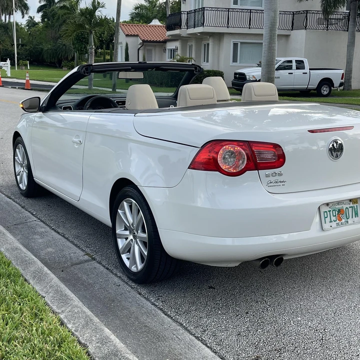 2010 Volkswagen Eos - Image 9 of 12