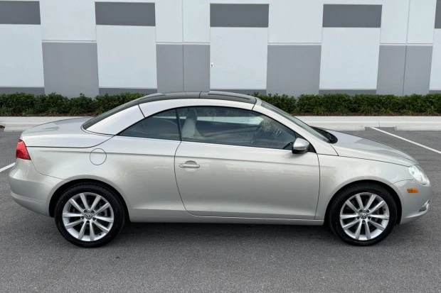 2010 Volkswagen Eos - Image 3 of 7